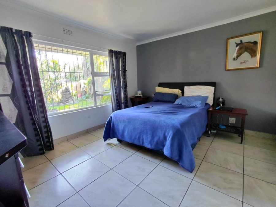 5 Bedroom Property for Sale in Penhill Western Cape